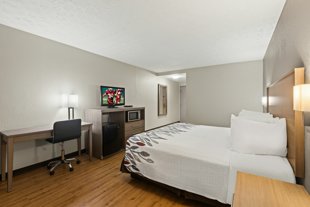 Red Roof Inn & Suites Newnan