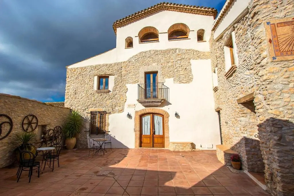 Catalunya Casas Captivating Villa in the Vineyard close to Sitges