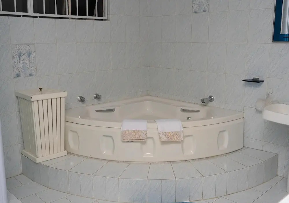 Impeccable 3-bed House in Joburg, 6km nr Sandton