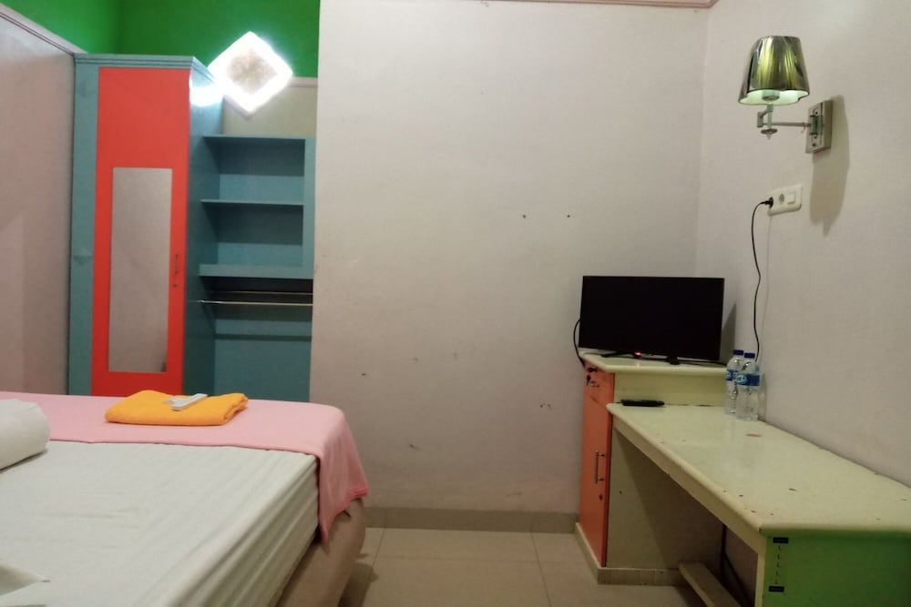 Hotel O Kost Nian Syariah Near SPBU Pertamina 74.91657 Mattirotasi Sidrap