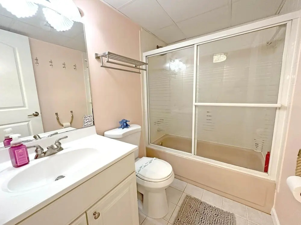 The Chateau 101b 2 Bedroom Condo by RedAwning