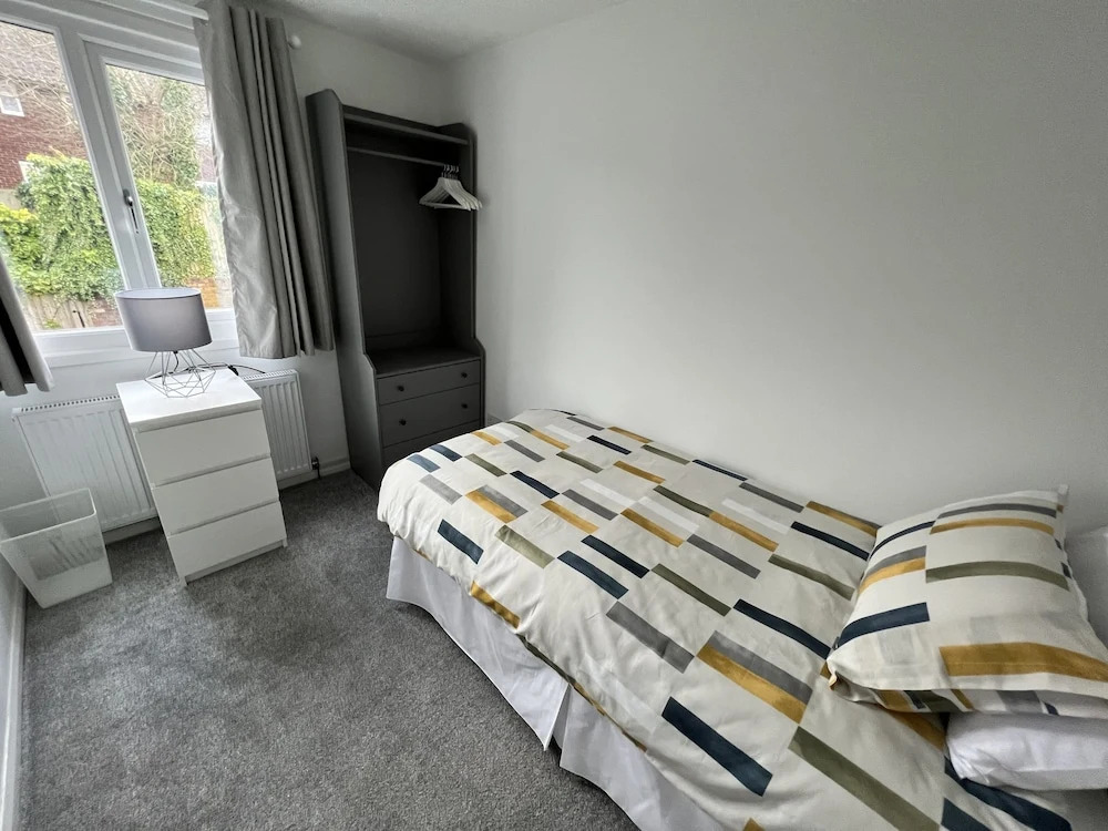 vERY comfy town house