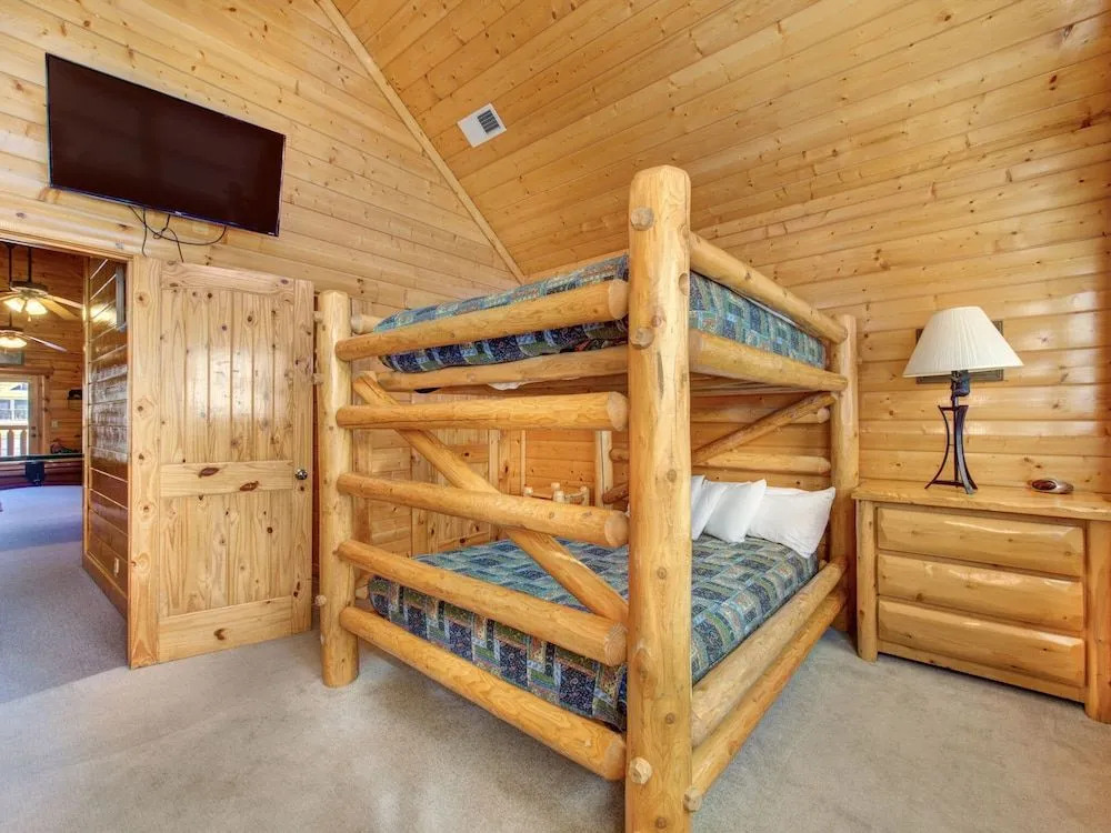 Moonlight Lodge