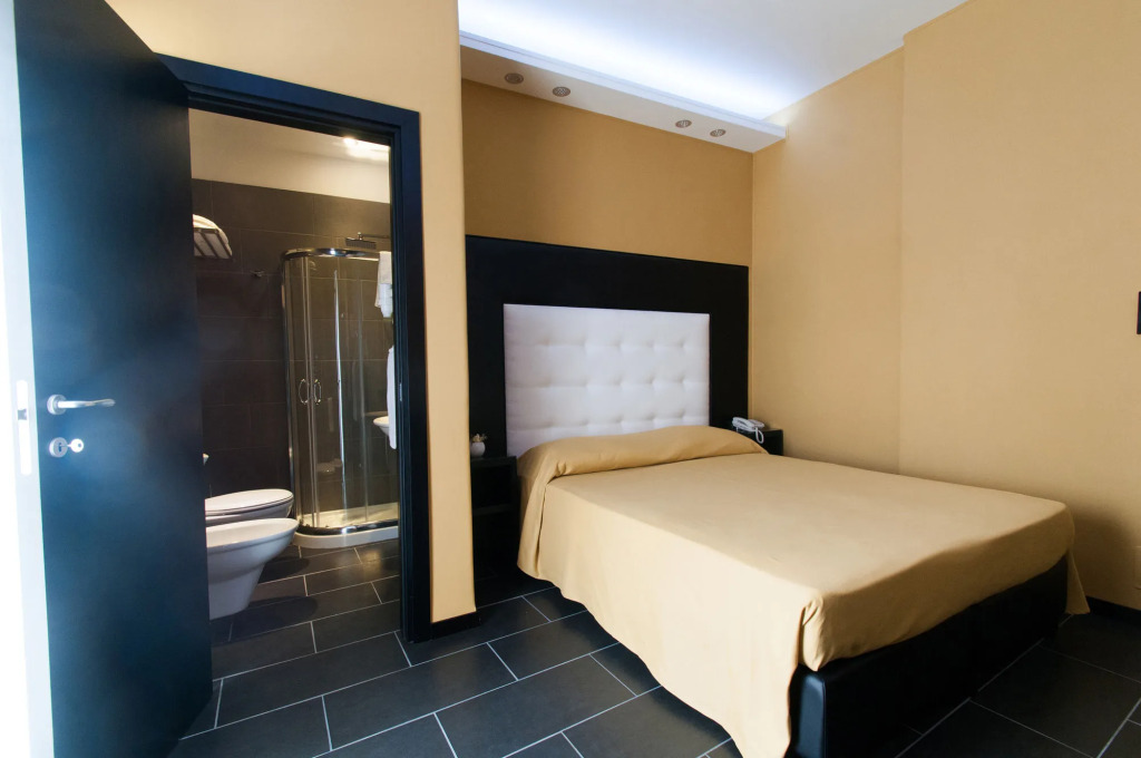 Fly Boutique Hotel