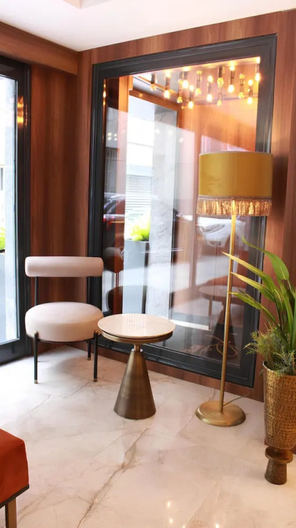 ROİ HOTEL İZMiR