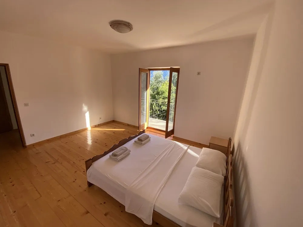 2 Bedroom Apartment With Beautiful Views