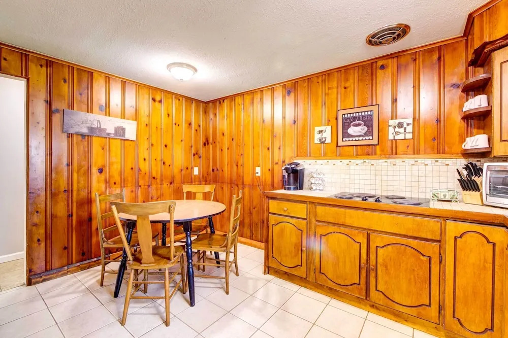 Pet-Friendly Youngstown Cottage w/ Yard