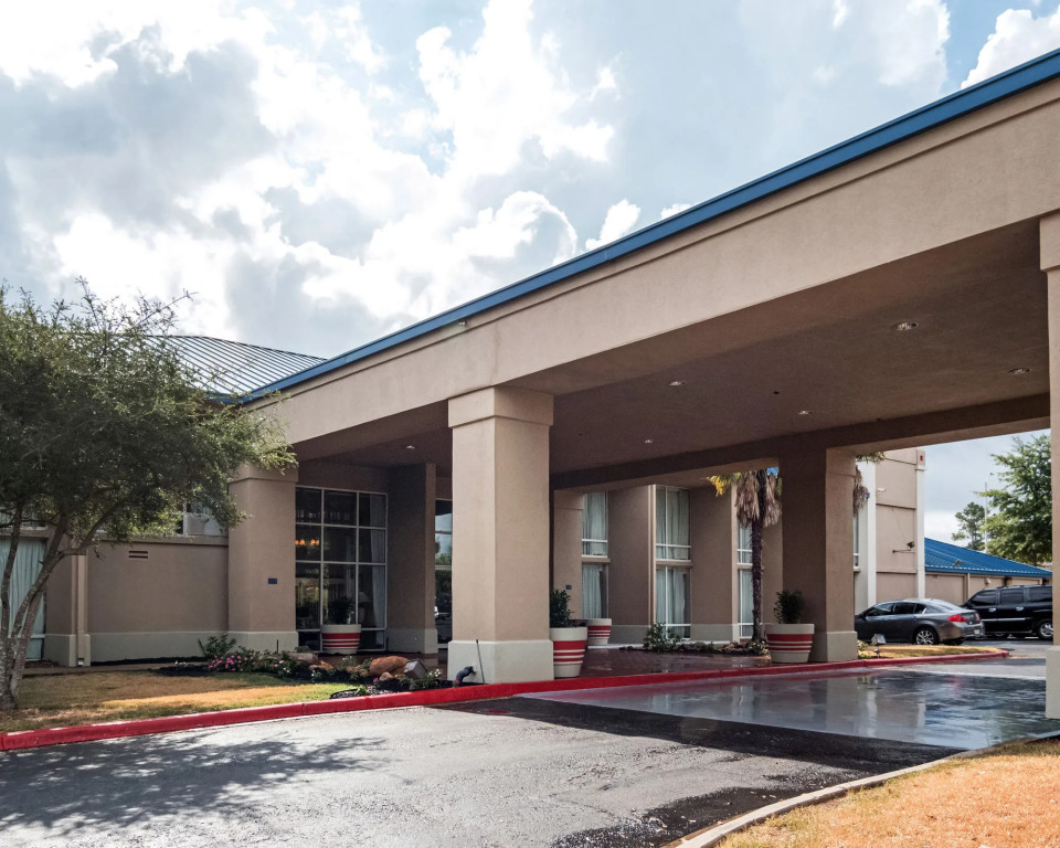 Economy Inn & Suites