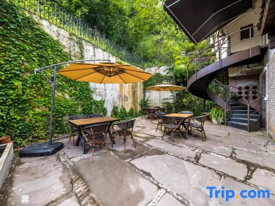 Shanjian Dieyuan B&B (Chongqing Nanshan Yihuali Night View Park Branch)