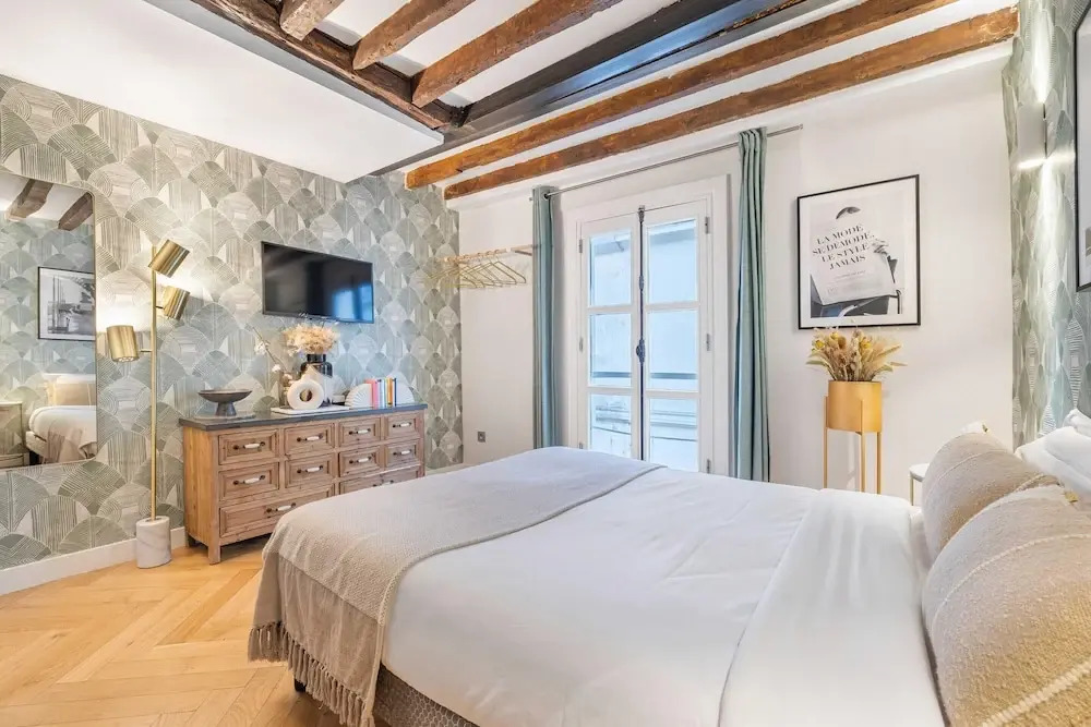 Amazing Historical Parisien Loft Next TO Louvre Area ! 6