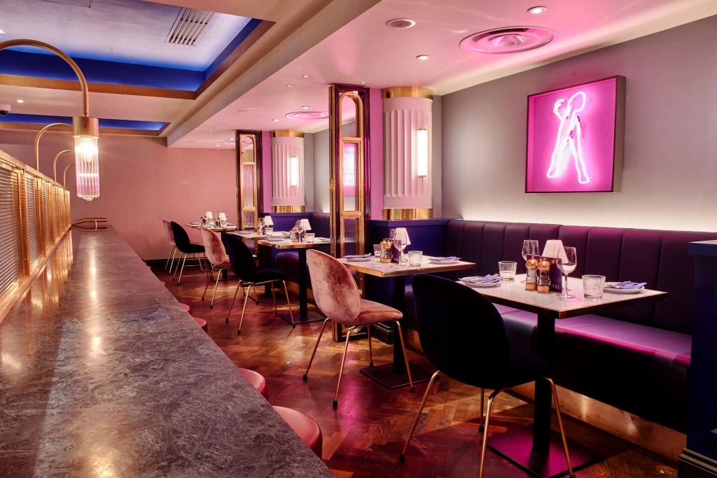 Le Monde Hotel