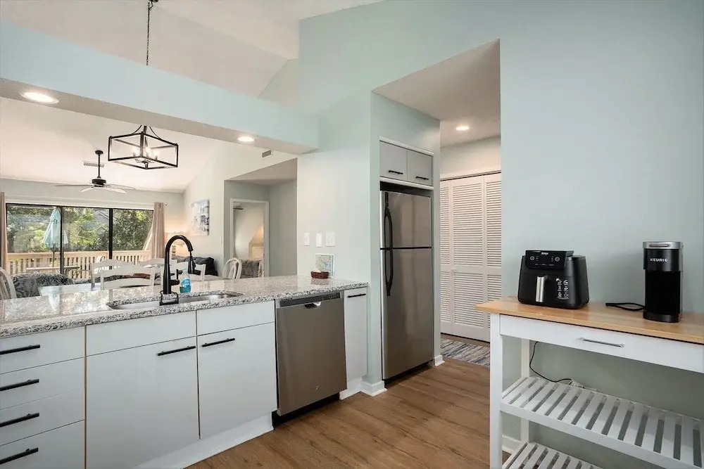 2d West Hyde Park 3 Bedroom Condo