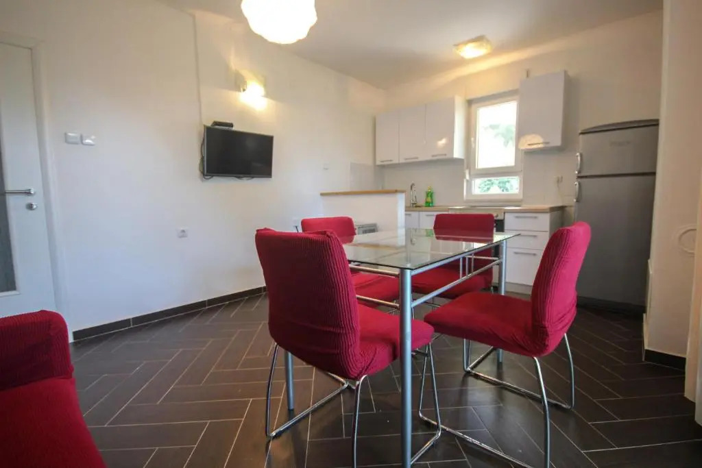 Cukon Holiday Home