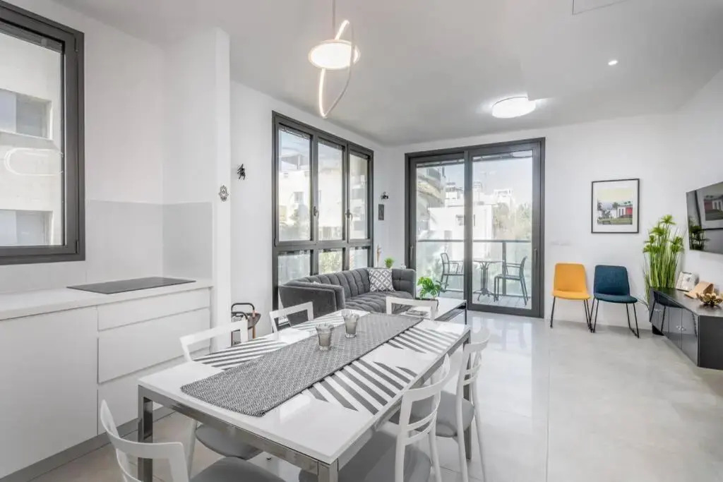 Kerem Hateimanim Area-3 BR with Balcony
