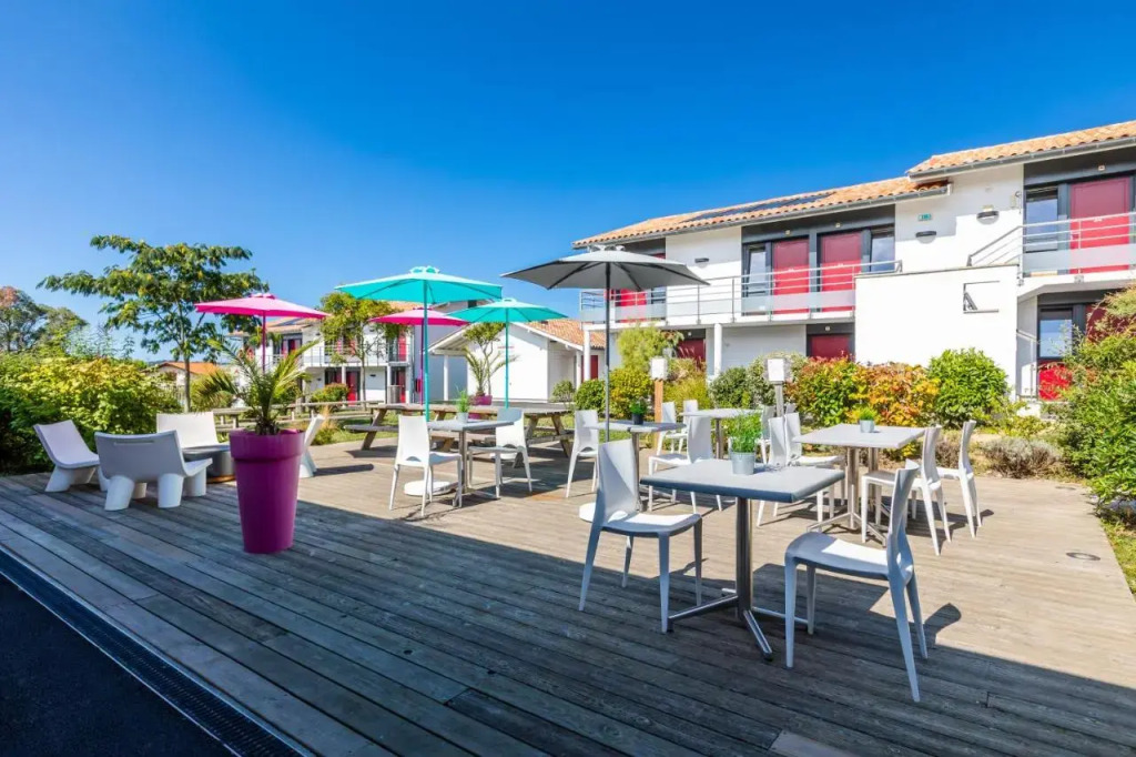 Bella Vista Guest Center Pays Basque