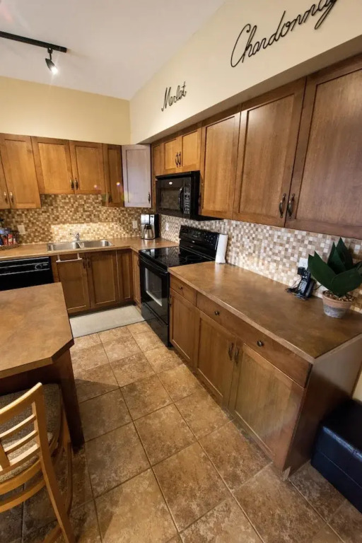 Two Bed Two Bath Corner Unit #432