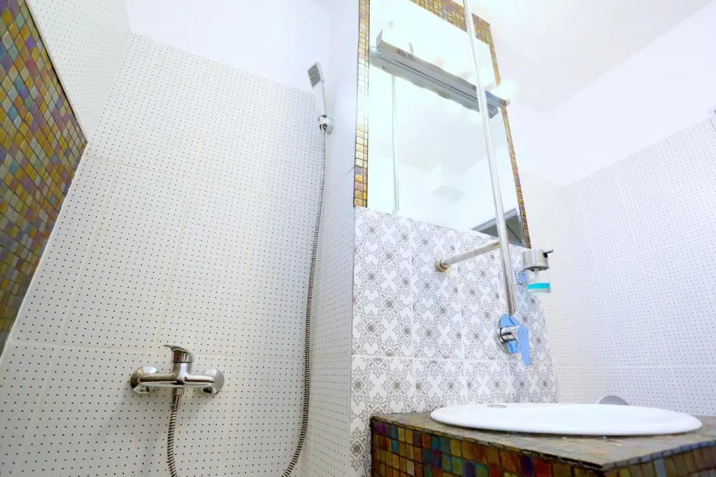SOHO Apartment near CERONAV