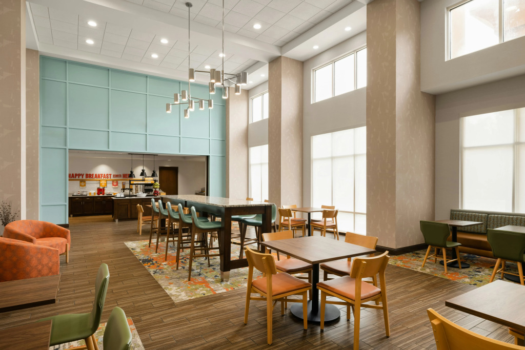Hampton Inn & Suites - DeLand
