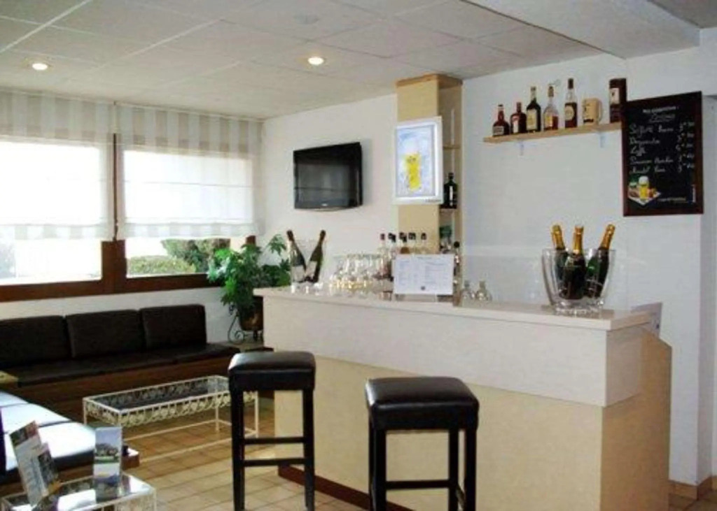 greet Hotel Beaune