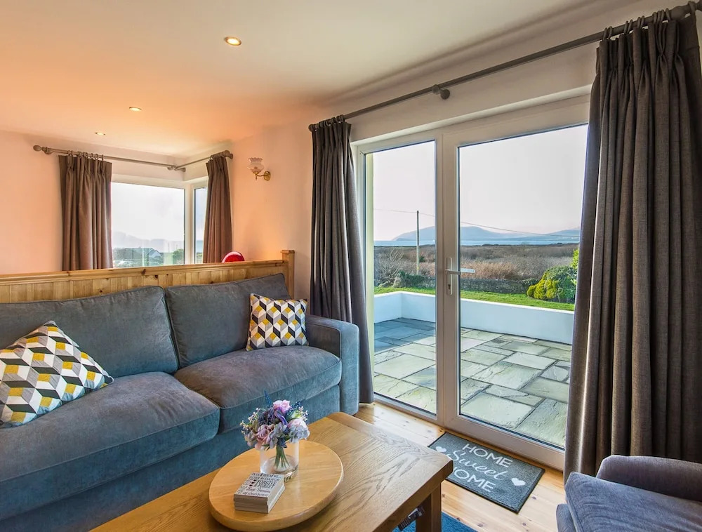 Large House With Adjoining Cottage Close to Waterville