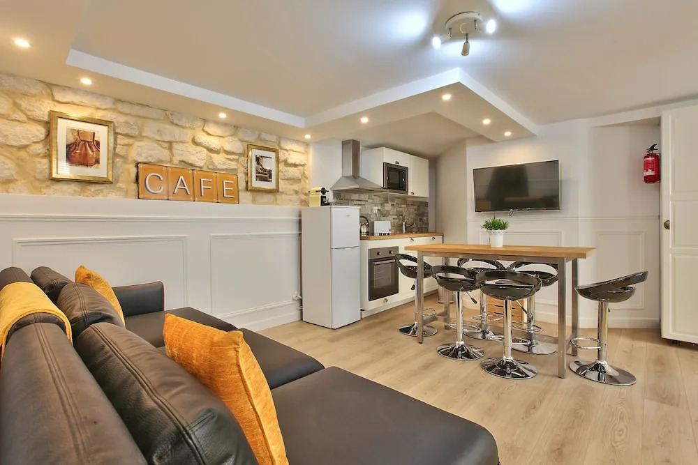 42 - Luxury Flat