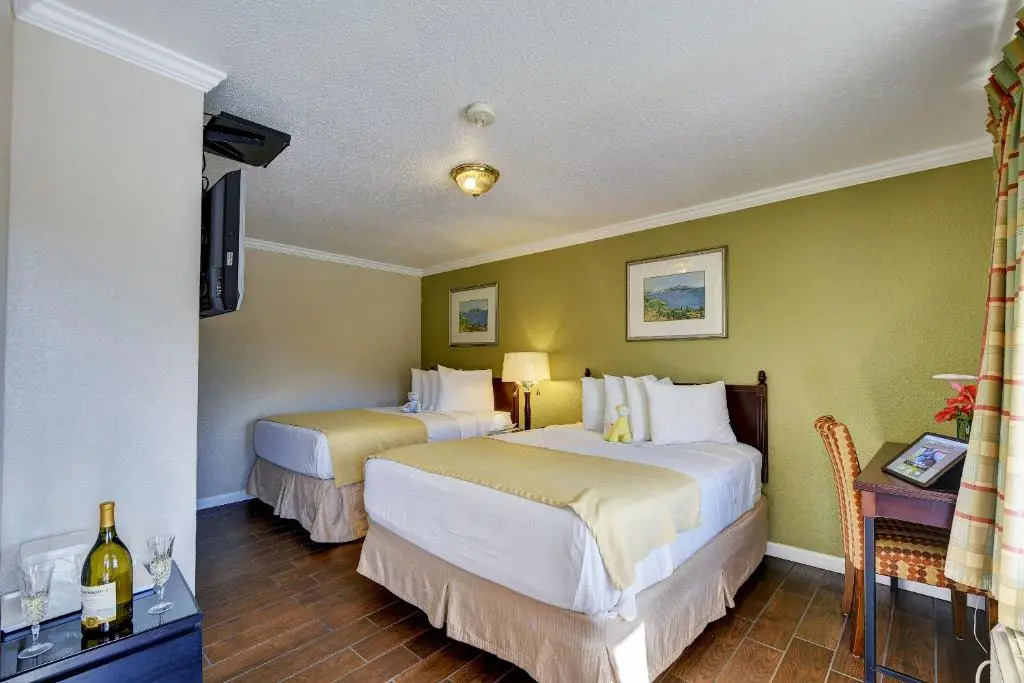 Travelers Inn Williams, CA Modern Renovated Hotel
