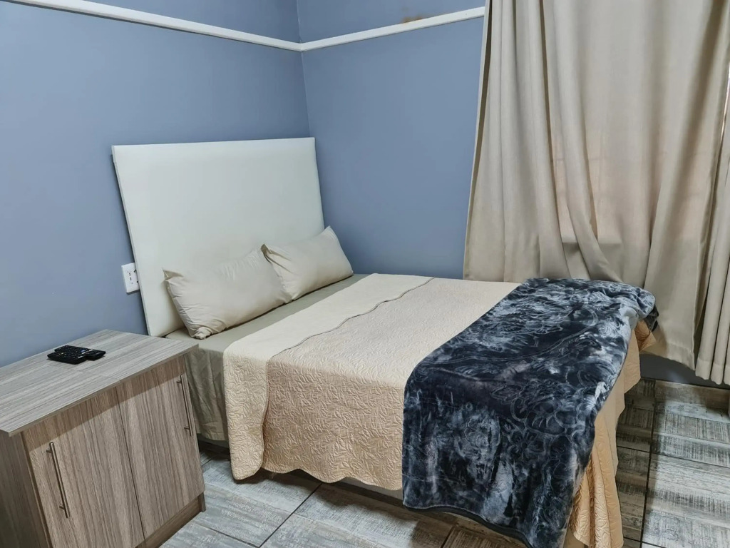 Hasate Guest House 10 Florence street Oakdale Belliville 7530 cape town south African