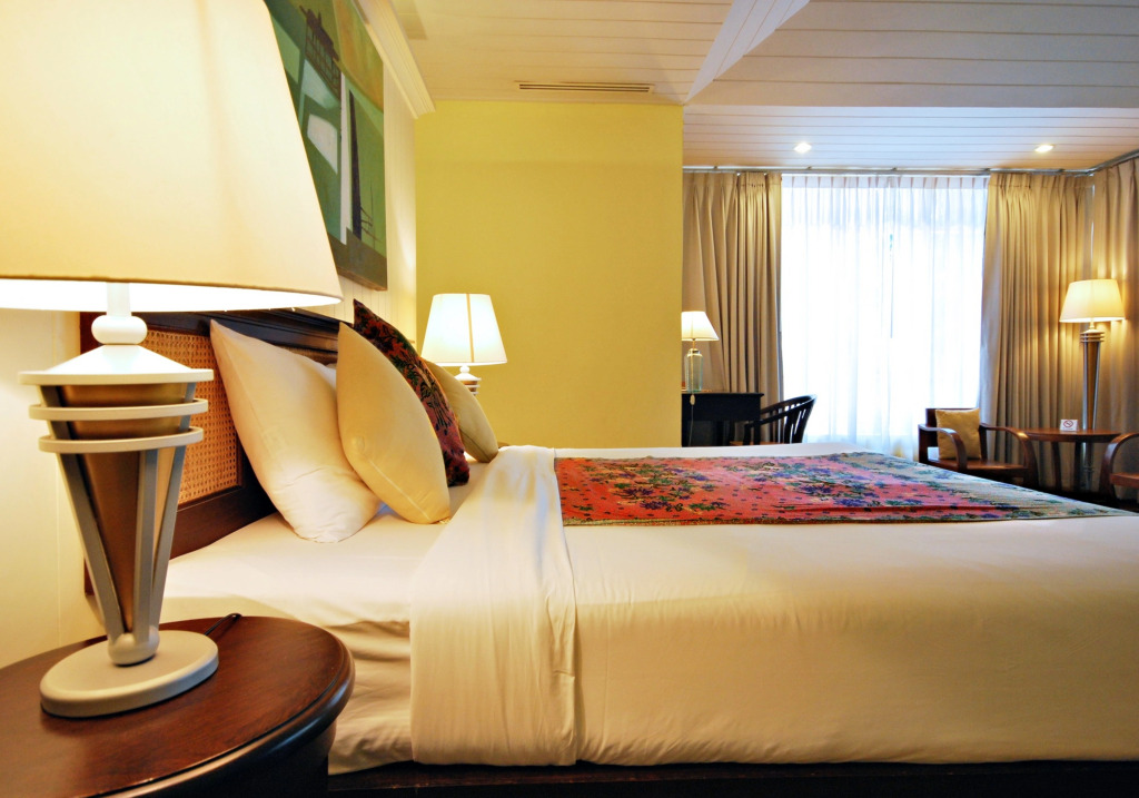 Baan Bayan Beachfront Hotel