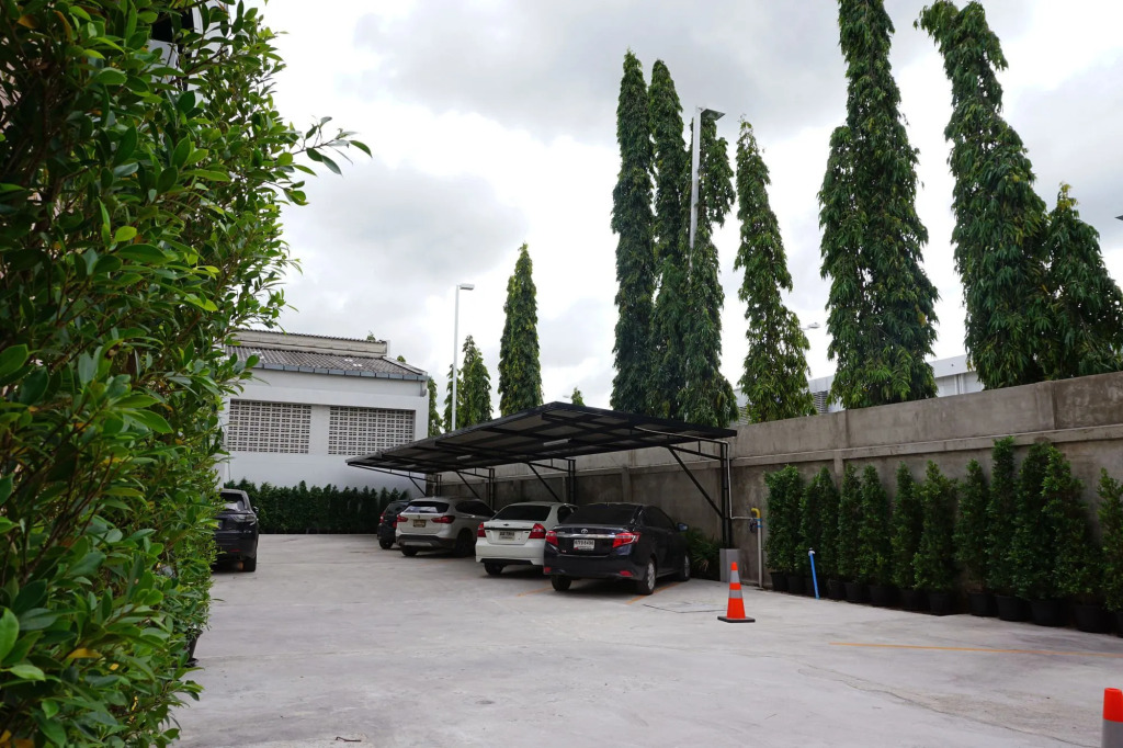B-Black Hotel Chonburi
