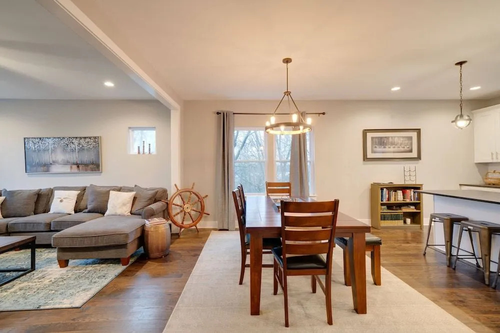 East Modern Home