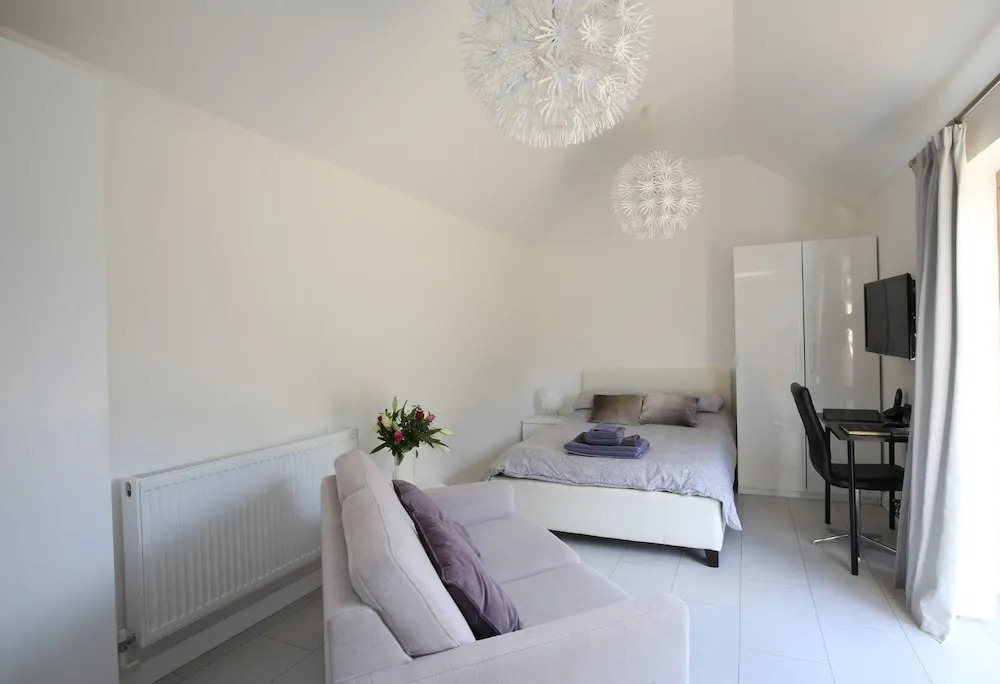 Private, Luxury, Garden Studio for 2
