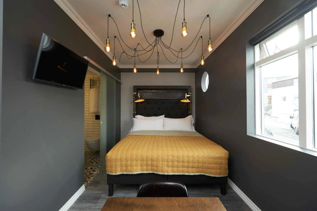 105 - A Townhouse Hotel