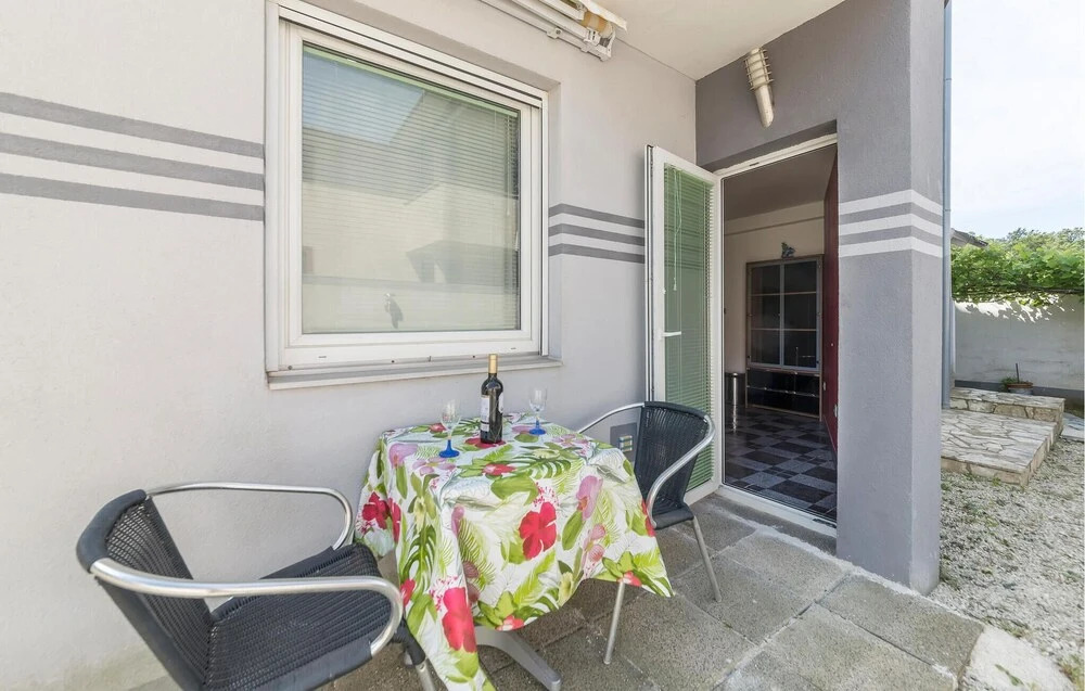 Stunning Apartment in Fazana With Wifi and 3 Bedrooms