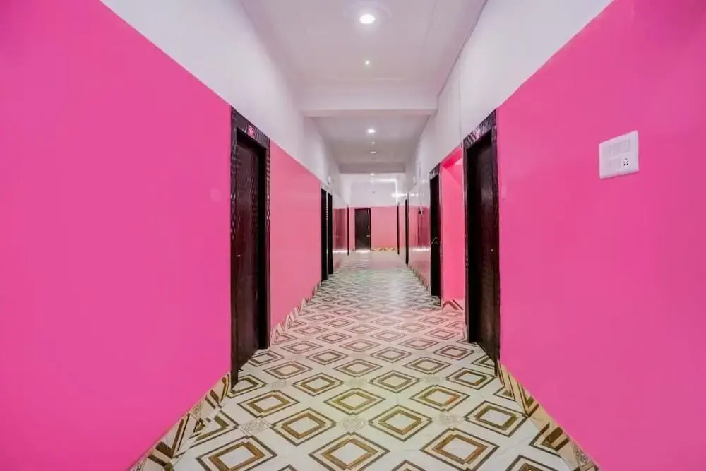 Hotel Om Palace & Banquet Hall