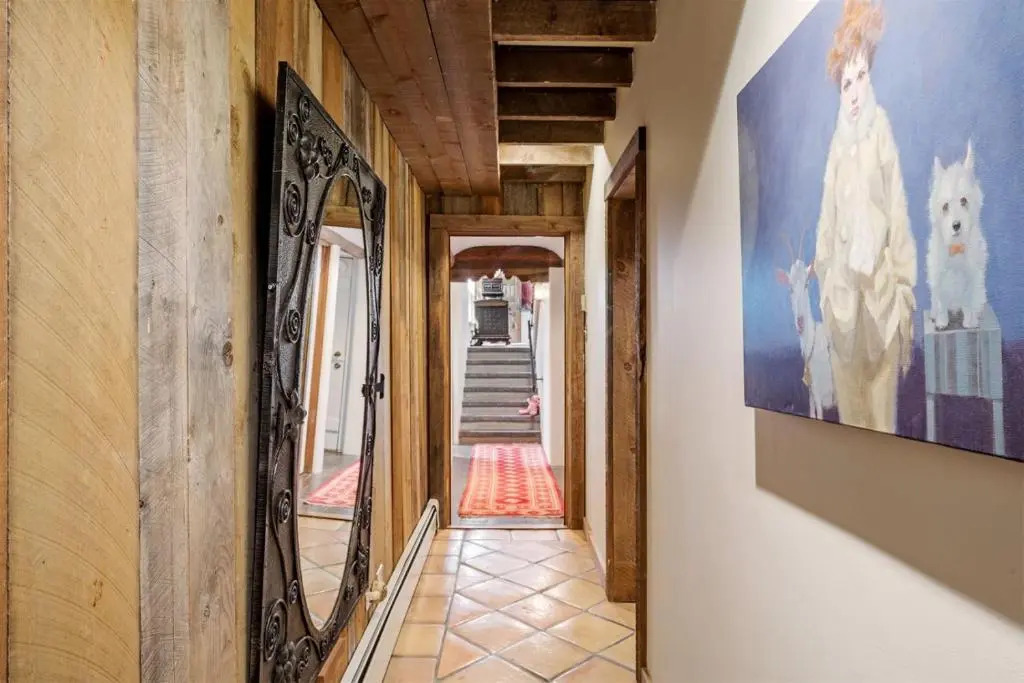 Cinco Chimineas - Indoor Pool, Walk to Canyon Rd, Authentic Historic Santa Fe