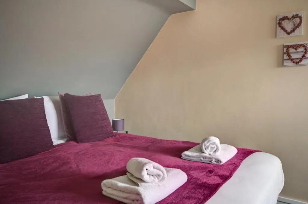 Walkers Court By Treetop Property