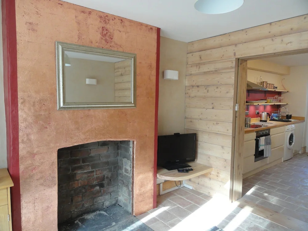 The Little Luckwell Apartment