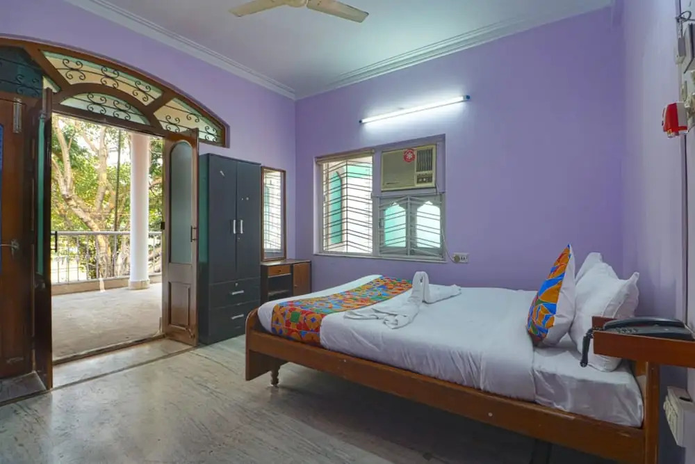 Goroomgo Hotel Wow Kolkata