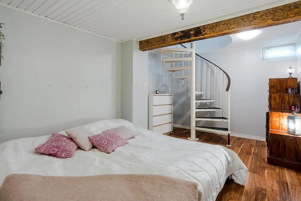 Unique wooden house apartment close to Logomo and downtown