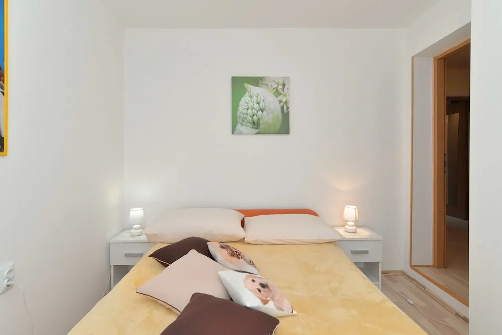 Apartment 1375