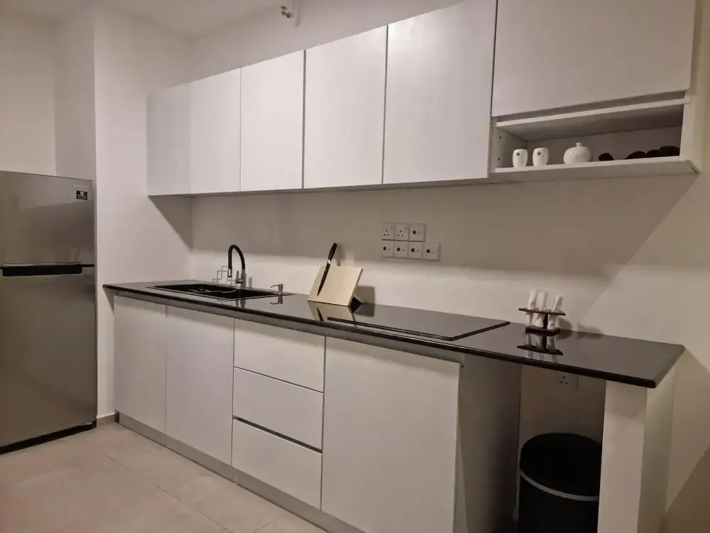 Ocean Breeze Studio Apartment Negombo