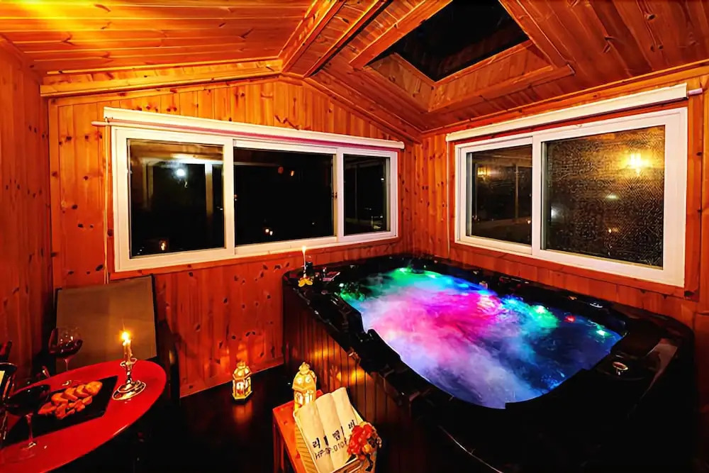 Chuncheon(Namiseom) Remember Pension (Spa, BBQ, Pick up)