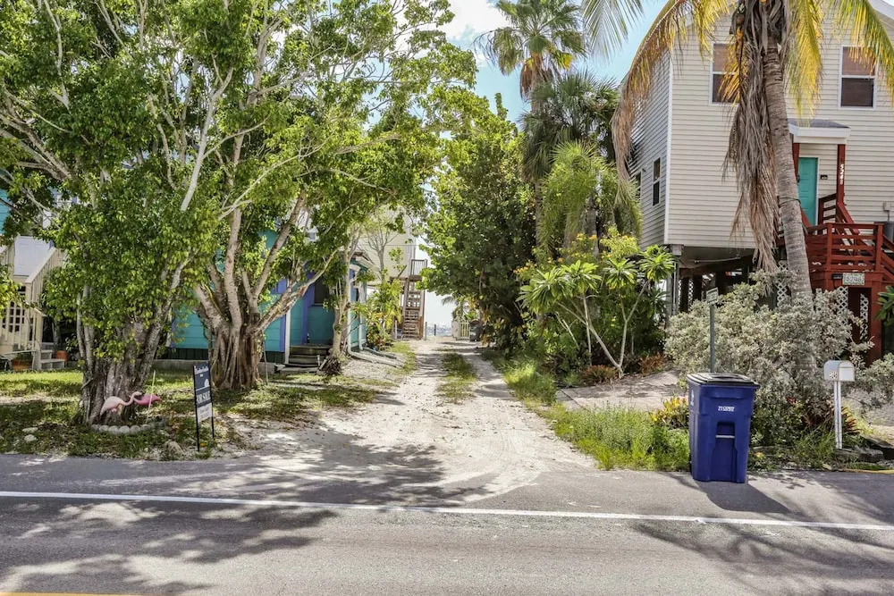 5301 Estero Serendipity Manor