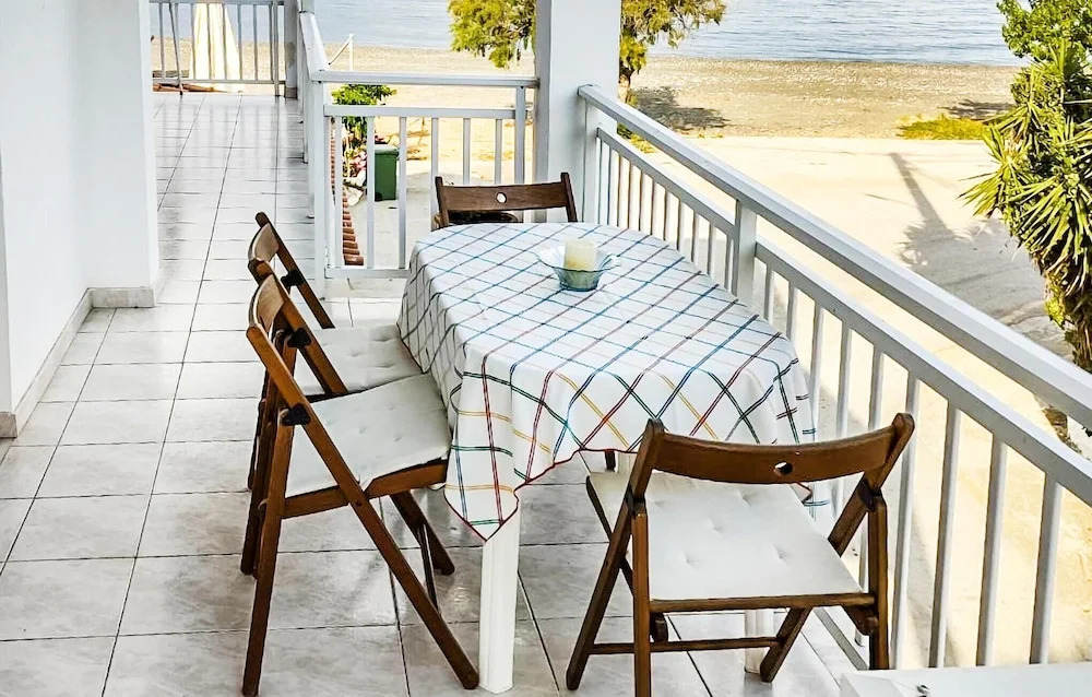 Stunning Apartment in Vasilika Evia With Wifi and 1 Bedrooms