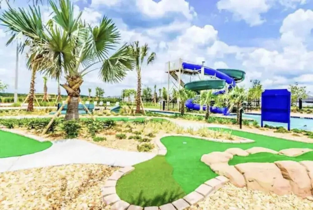 Storey Lake Resort, Private Pool, Near Famous Attractions!!