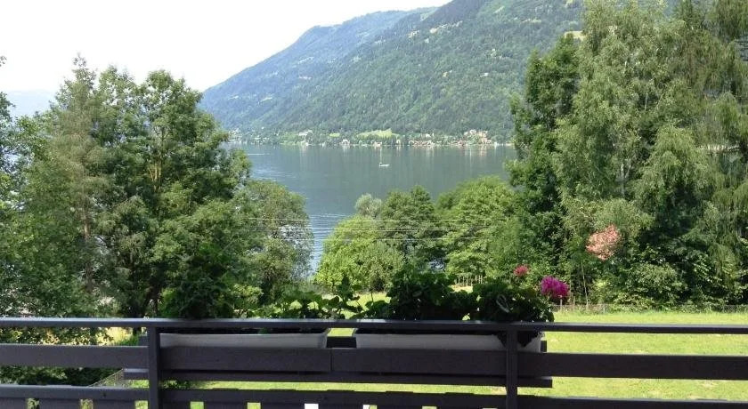 Appartementhaus Karantanien am Ossiacher See