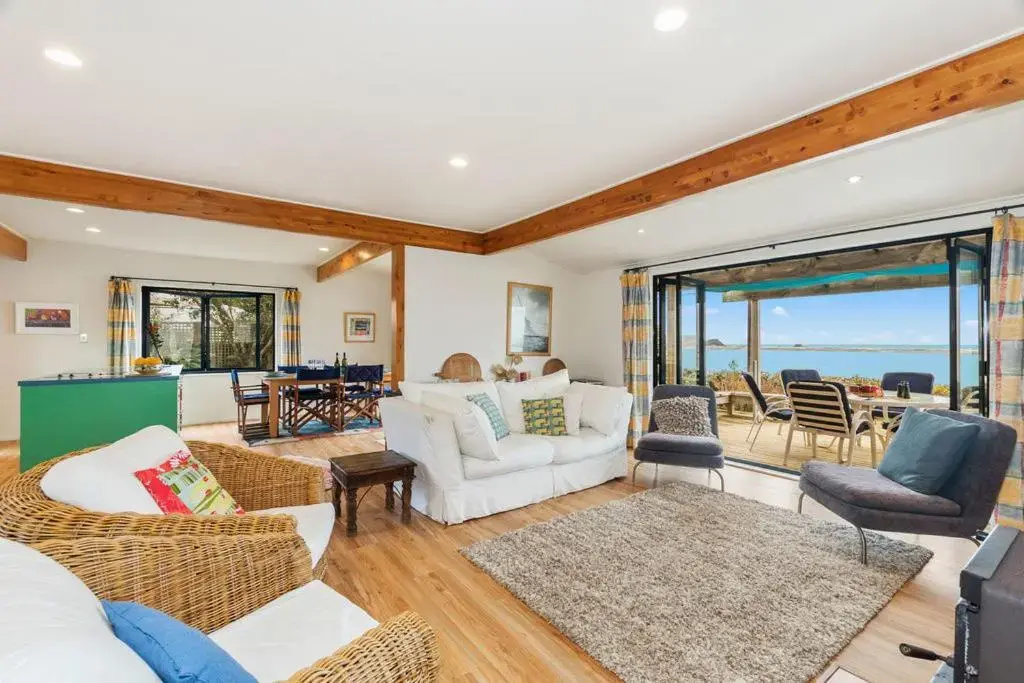 Taste Of Paradise with WiFi!- Mangawhai Heads Home