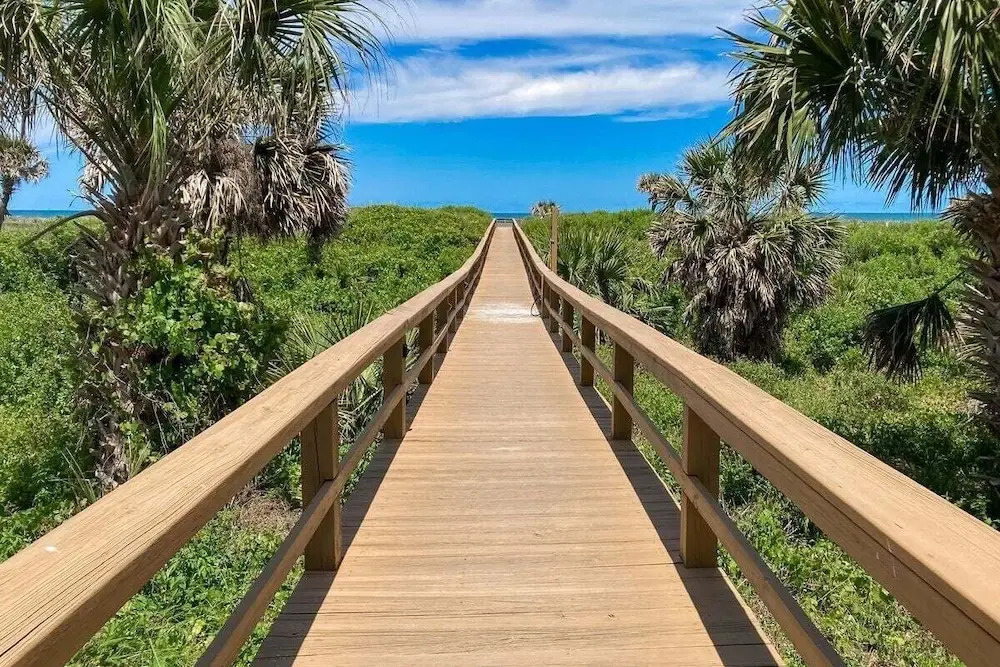 Ocean View Condo With Pool Access, Wifi, & Central AC - Snowbirds OK
