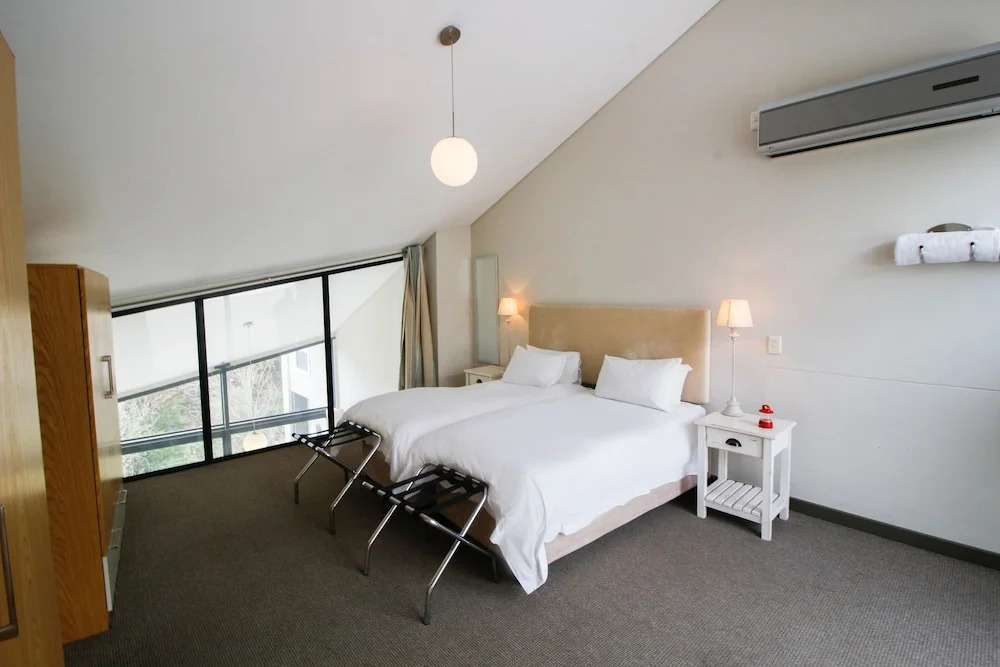 Three Bedroom Apartment in Camps Bay