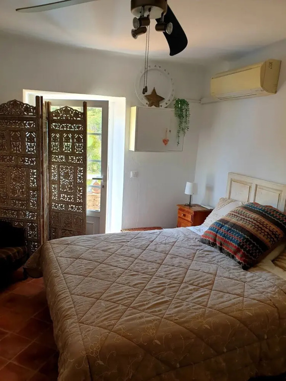 Restored 2 Bedroom Farmhouse - Aircon Wifi Plunge Pool